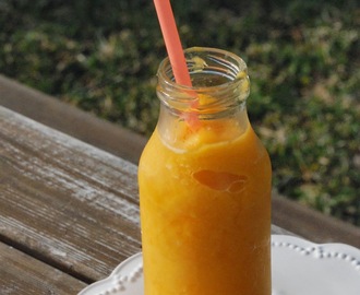 Mango- och apelsinsmoothie med ingefära