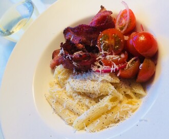 Pasta med parmesansås