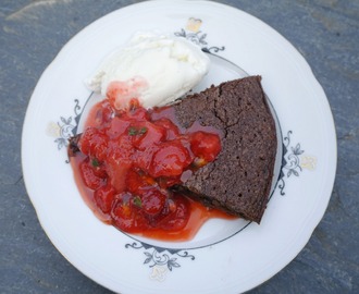 Utlovad chokladkladdkaka med chilihetta med passionerat tillbehör