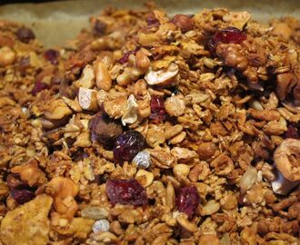 Hemgjord granola