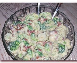 Ljummen broccoli-blomkåls-sallad