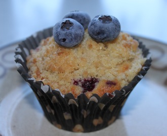 Blåbärmuffins med smultopping