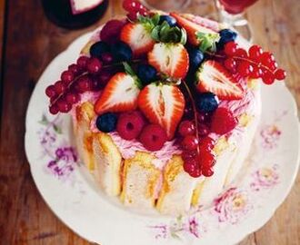 Charlotte aux fruits rouges – moussetårta med hallon och jordgubbar