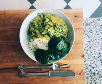 Vegansk currysås med bladspenat