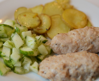 Kycklingbiffar med melonsallad och rostad potatis