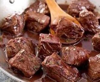 Beef Tips In Red Wine Sauce