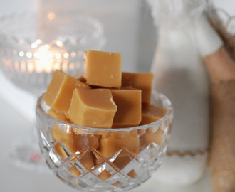 favoritfudge med vit choklad och citron