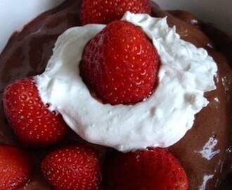 Choklad, jordgubbar & kokosgrädde / chocolate, strawberries & coconutcream