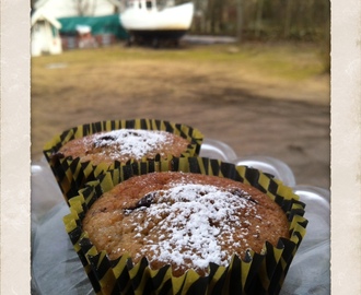 SAFTIGA BANANMUFFINS MED MANDELMASSA OCH CHOKLAD