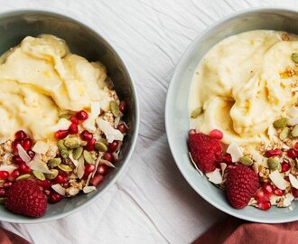 Nyttig frukostglass med banan och mango