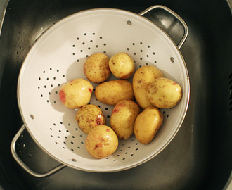 potatisskalchips (och jumbo hair rollers).