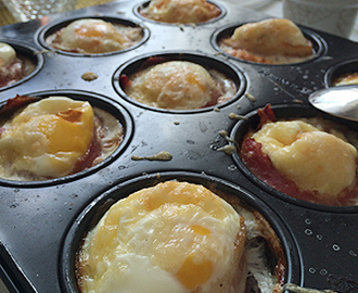 Ägg- och baconmuffins till helgens frukostar kan varmt rekommenderas!