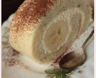 Banana & mascarpone roll....a dilicious banana chiffon roll cake with fresh banana!