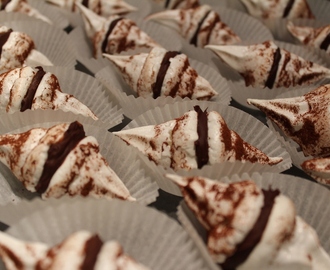 Chokladmarängkyssar, mitt bidrag till Månadens sötsak hos "Söta saker"