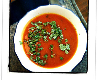Soppa pa sötpotatis och tomater