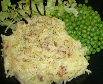 Pasta med bacon, grädde och ost