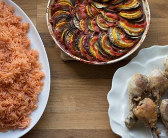Röd ris med friterad kyckling på kurdiskt vis & ugnsbakad ratatouille