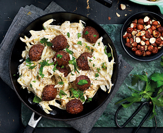 Stuvad vitkål med vegetariska bollar