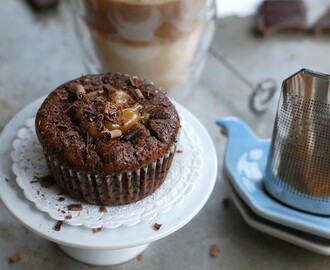 Tävling om populära fikaprodukter, och recept på chokladmuffins med karamellfyllning