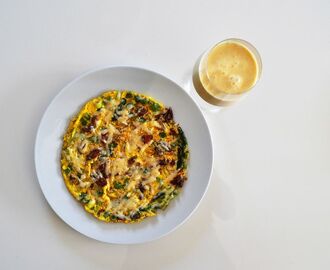 Italiensk omelett och mangosmoothie