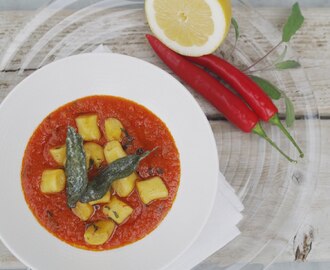 Sitron- og chilignocchi i tomat- og salviesaus