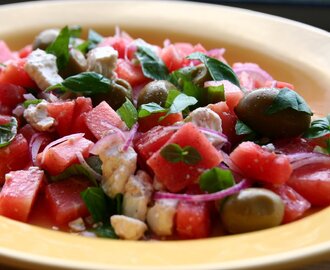 Melonsallad med fetaost och oliver