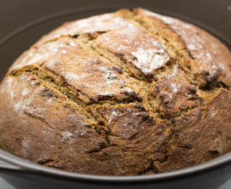 Bread with Dates and Orange