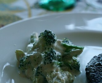 Broccoli med färskost och vitlök