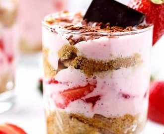 Strawberries and Cream Tiramisu Parfait