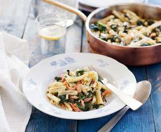 Pasta med spenat, mascarpone och rökt lax