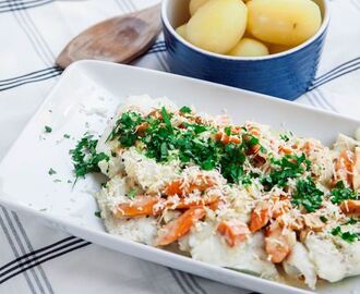 Vinpocherad torsk med pepparrot och kokt potatis