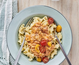 Kycklingfärs i gräddig tomatsås