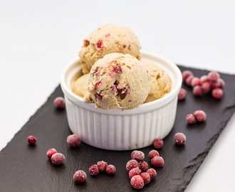 Gingerbread-Lingonberry Ice Cream