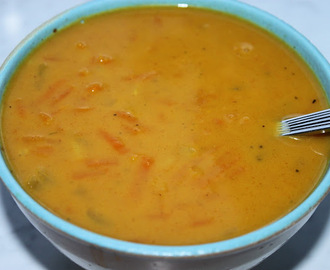 Currysoppa med ris och morötter