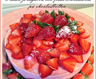 Frusen jordgubbs och fläderblomstårta på chokladbotten