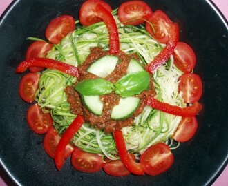 Zucchinispaghetti marinara