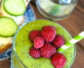 Smoothie med kiwi, äpple och spenat