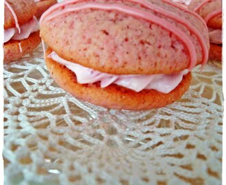 Strawberry Whoopies