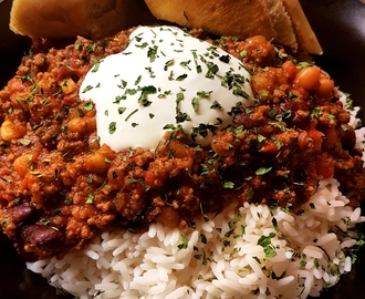 Chili con carne med vitlöksbröd!