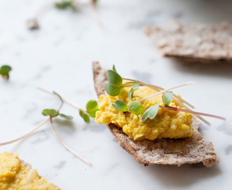 De enkla små sakerna – hummus med hemgjord tahini till exempel…