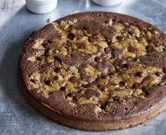 Kladdkaka med cookie dough – Recept ur kladdkakor deluxe