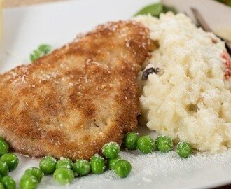 Ostpanerad skinkschnitzel med risotto