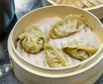 Dumpling med räkor, lax, lime och chili