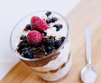 How to make Overnight Oats // Recipe with Plum Cream