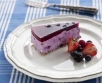 Hallon- och blåbärscheesecake