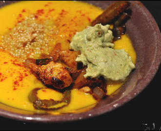 Morotssoppa med ingefära, quinoa & fajitas
