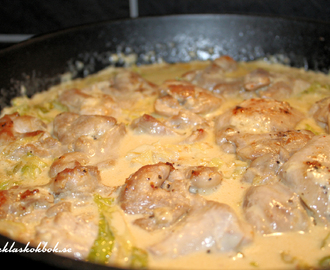 Kycklinggryta med savojkål och potatisklyftor (mjölkfri)