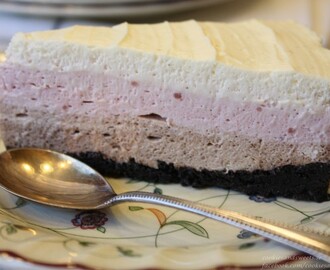 Neapolitan Oreo cheesecake