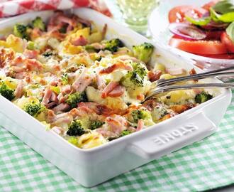 Pastagratäng med kassler, broccoli och ädelost