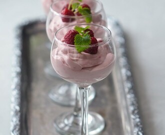 Höj dessertkänslan med hallonmousse i fina glas